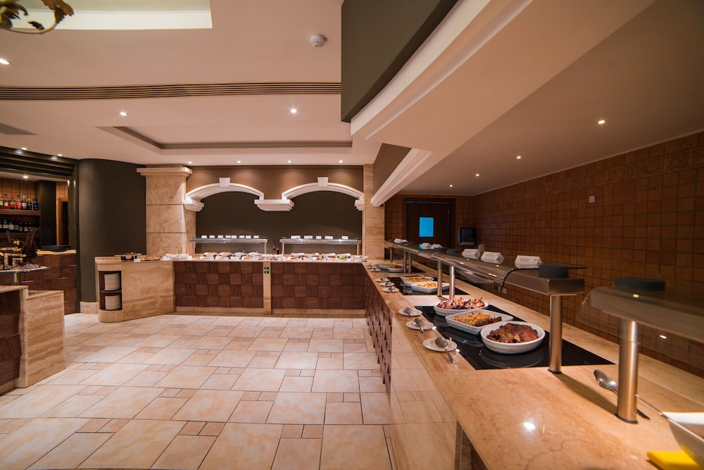 Maritim Antonine Hotel & Spa Malta — Restaurant & bars in Mellieha, Malta Island