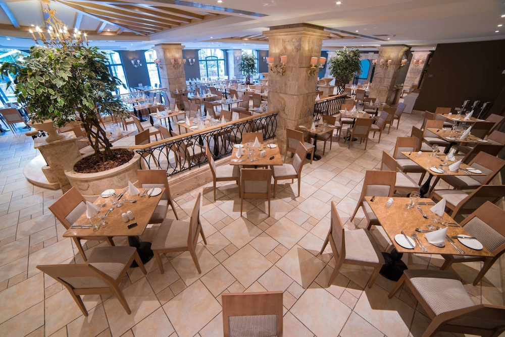 Maritim Antonine Hotel & Spa Malta — Restaurant & bars in Mellieha, Malta Island