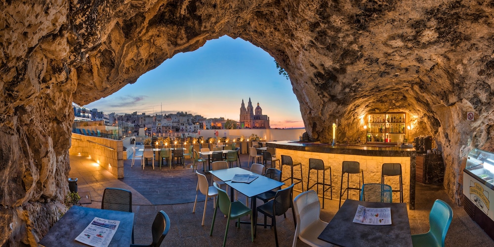 Pergola Hotel & Spa — Restaurant & bars in Mellieha, Malta Island
