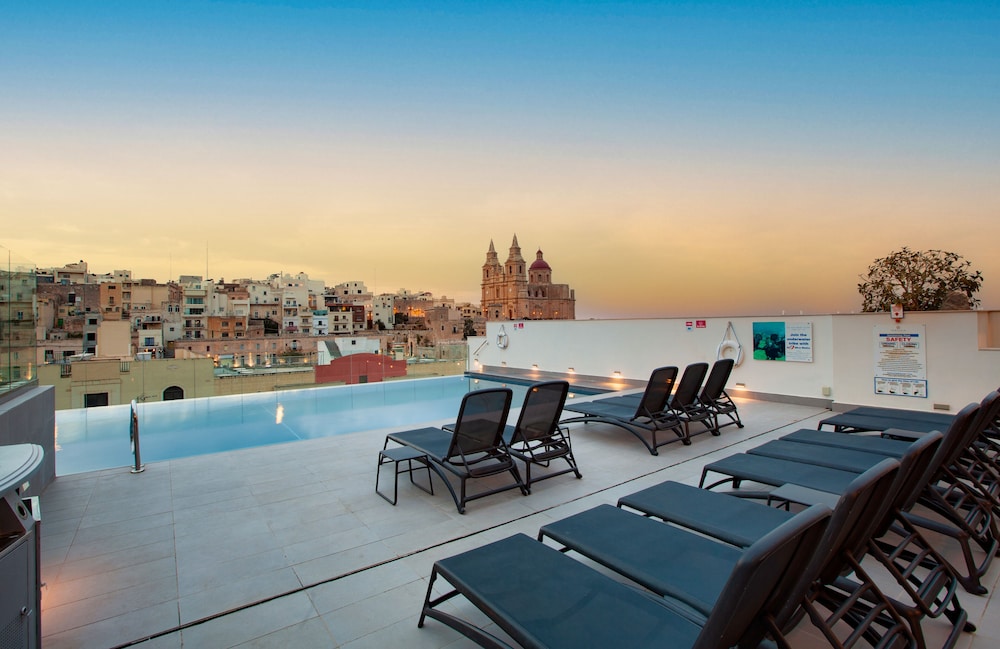 Pergola Hotel & Spa — Swimming pool in Mellieha, Malta Island