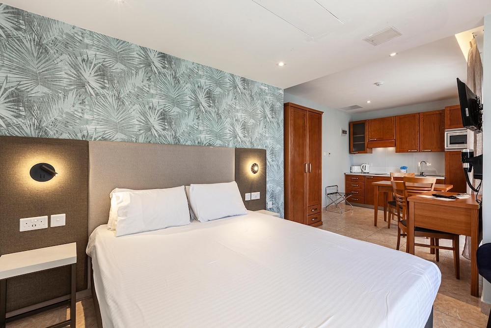 Pergola Hotel & Spa — Hotel rooms in Mellieha, Malta Island