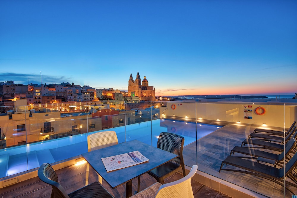 Pergola Hotel & Spa — Swimming pool in Mellieha, Malta Island