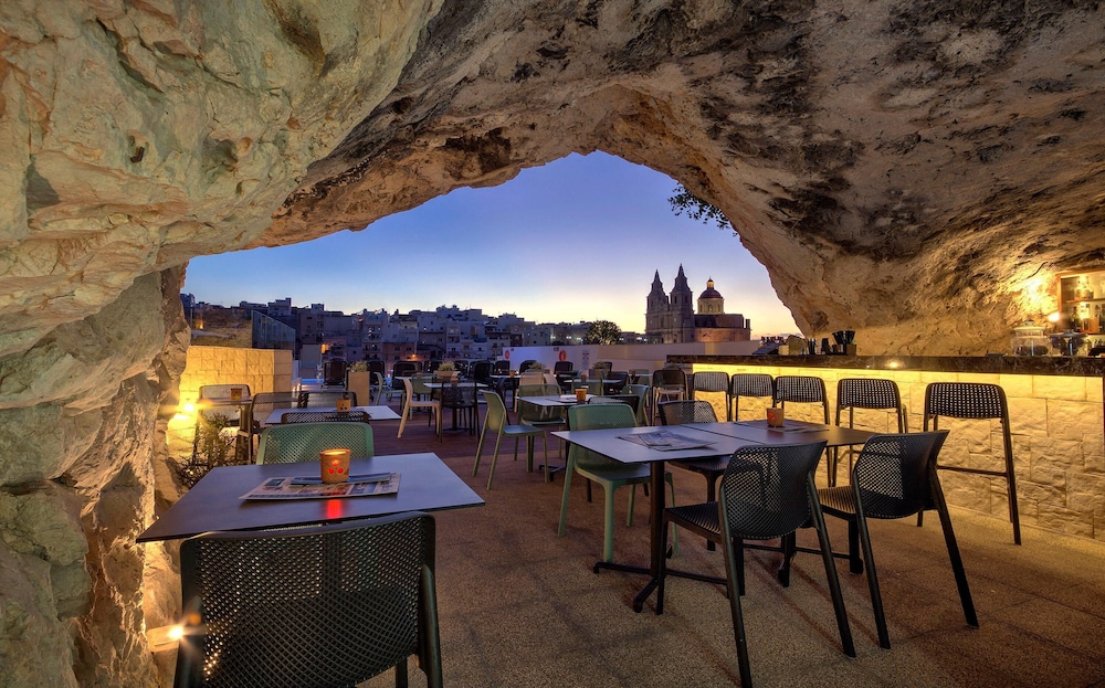 Pergola Hotel & Spa — Restaurant & bars in Mellieha, Malta Island