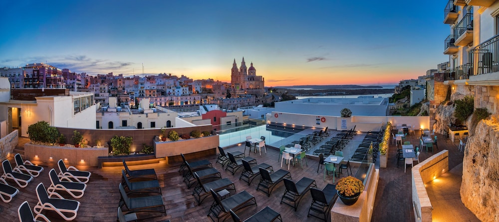 Pergola Hotel & Spa — Swimming pool in Mellieha, Malta Island