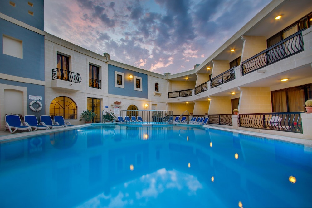 Pergola Hotel & Spa — Swimming pool in Mellieha, Malta Island
