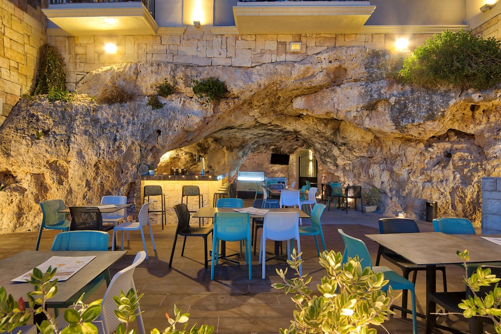 Pergola Hotel & Spa — Restaurant & bars in Mellieha, Malta Island