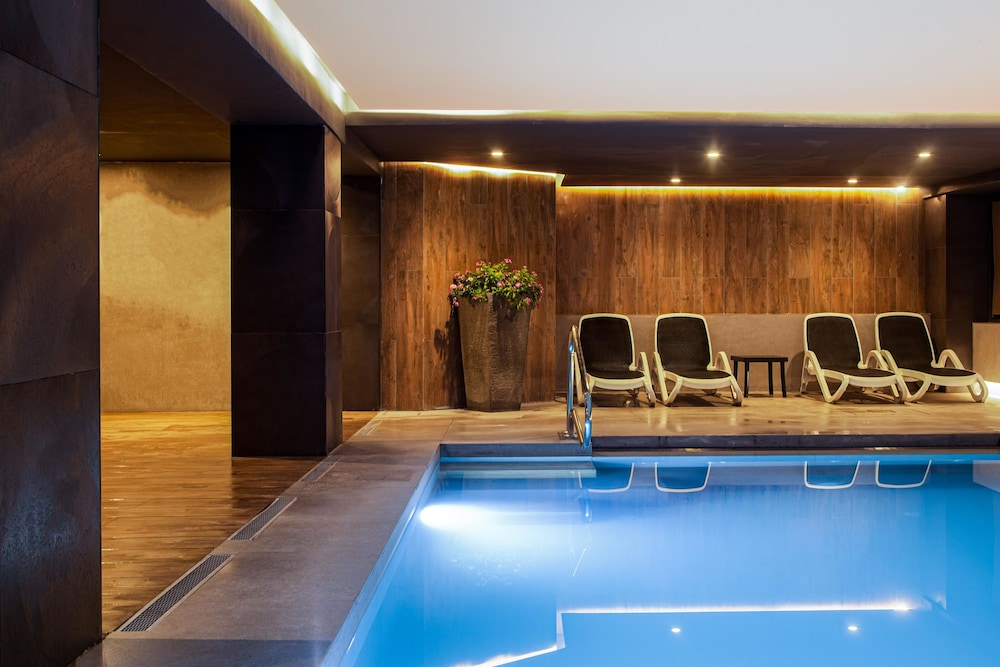 Pergola Hotel & Spa — Swimming pool in Mellieha, Malta Island