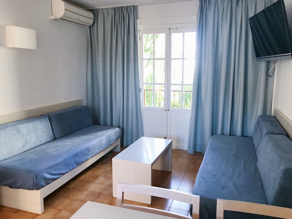 Apartamentos Casa Vida — Hotel rooms in Santa Ponca, Balearic Islands