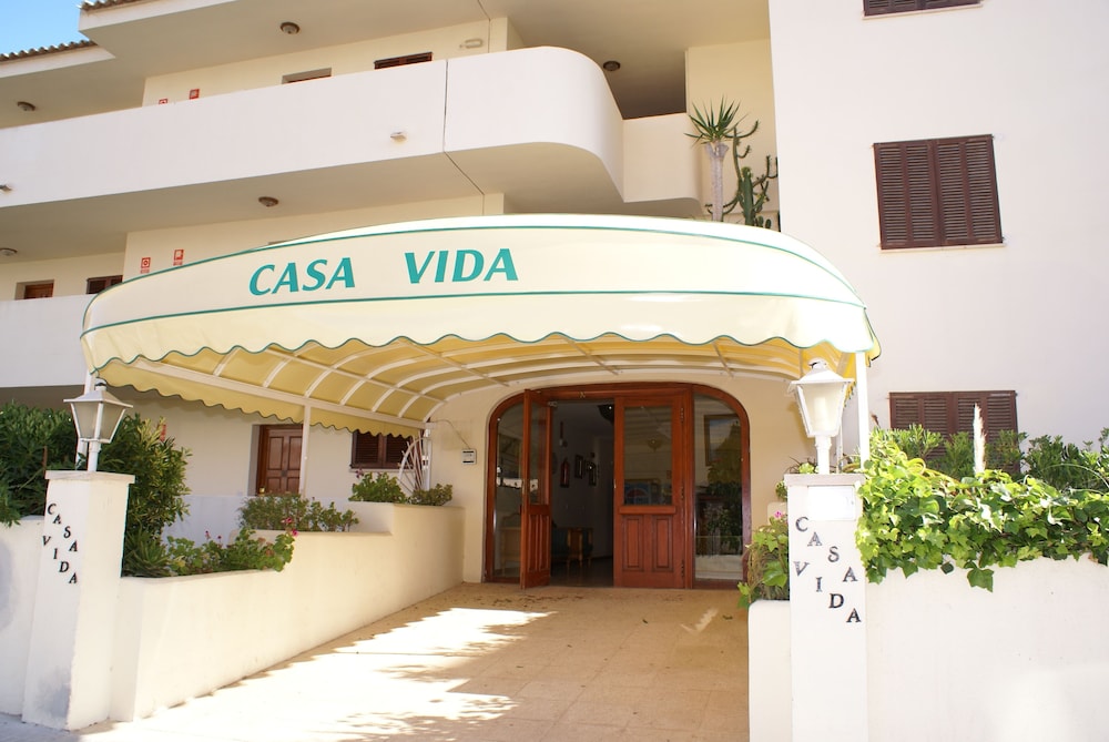 Apartamentos Casa Vida — Hotel building in Santa Ponca, Balearic Islands