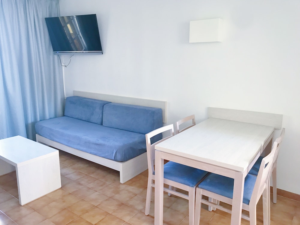 Apartamentos Casa Vida — Hotel rooms in Santa Ponca, Balearic Islands