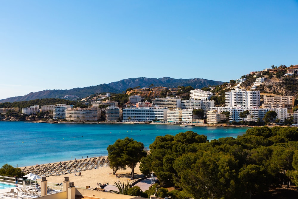 Apartamentos Casa Vida — Beach in Santa Ponca, Balearic Islands