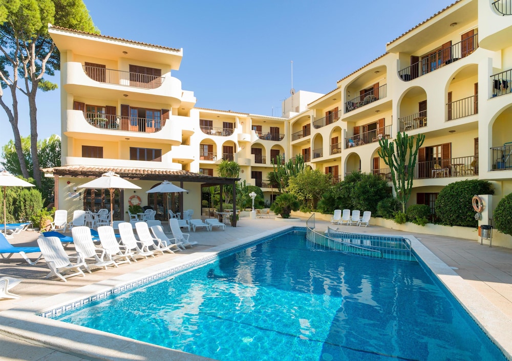 Apartamentos Casa Vida — Swimming pool in Santa Ponca, Balearic Islands