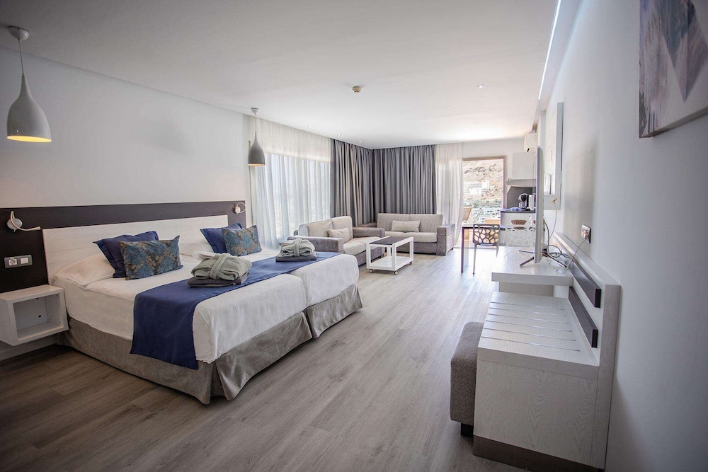 Servatur Casablanca Suites & Spa - Adults Only — Hotel rooms in Puerto Rico, Canary Islands