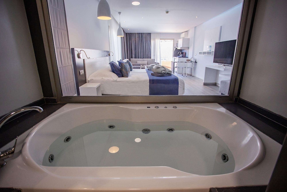 Servatur Casablanca Suites & Spa - Adults Only — Hotel rooms in Puerto Rico, Canary Islands