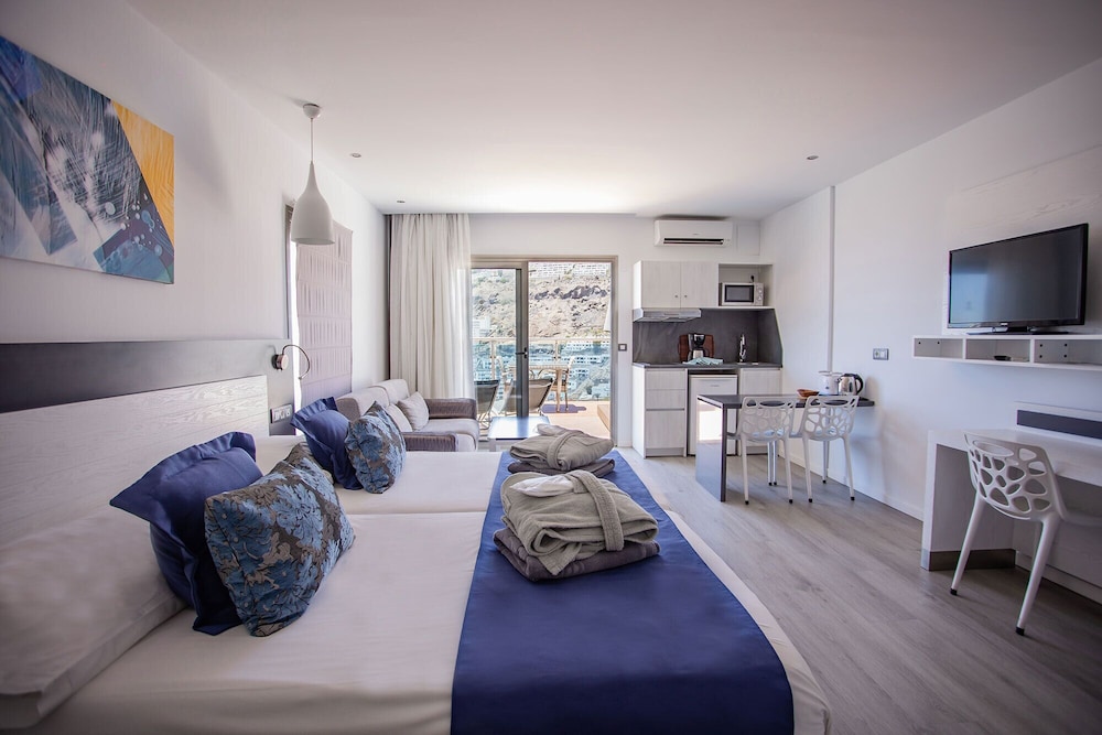 Servatur Casablanca Suites & Spa - Adults Only — Hotel rooms in Puerto Rico, Canary Islands