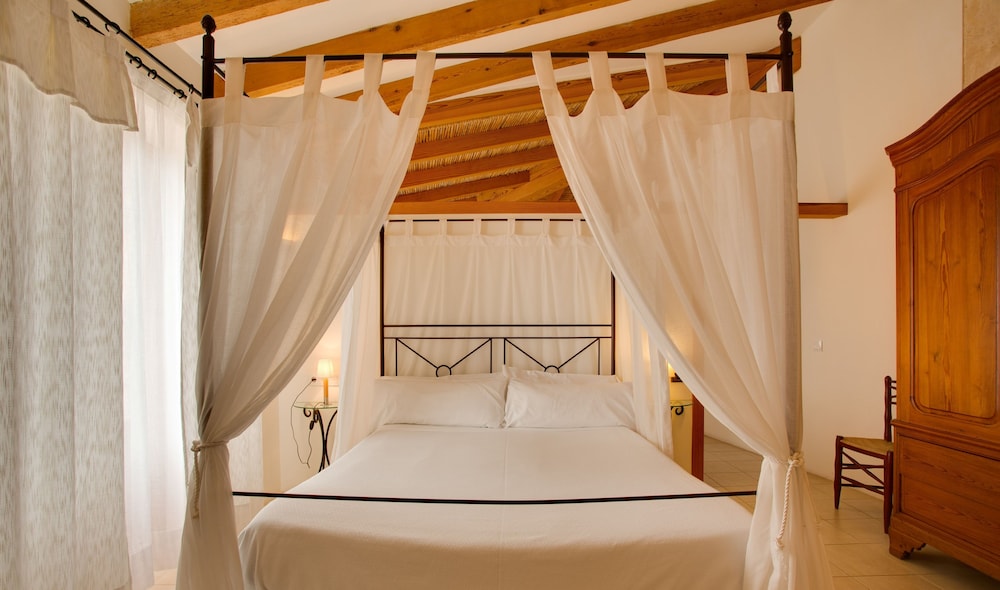 Casal Santa Eulàlia Hotel — Hotel rooms in Can Picafort, Balearic Islands
