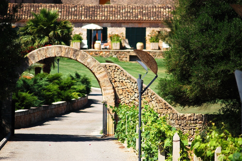 Casal Santa Eulàlia Hotel — Hotel building in Can Picafort, Balearic Islands