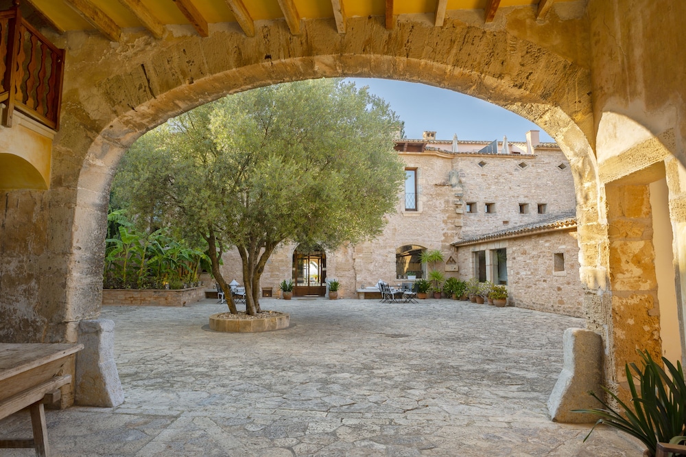 Casal Santa Eulàlia Hotel — Hotel building in Can Picafort, Balearic Islands