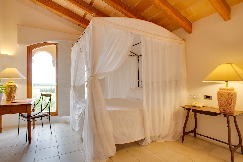 Casal Santa Eulàlia Hotel — Hotel rooms in Can Picafort, Balearic Islands
