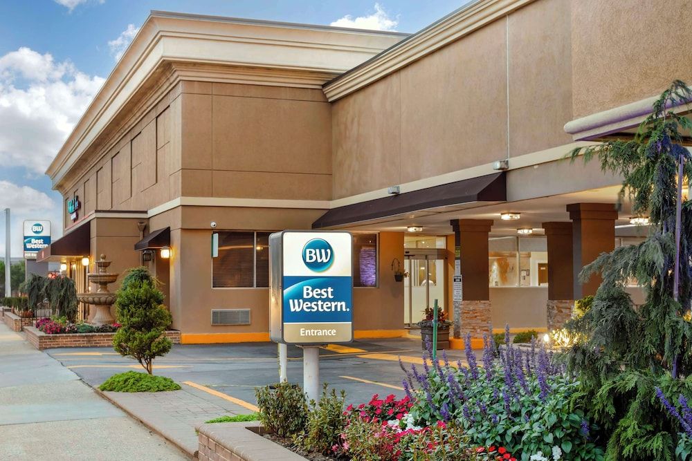. Best Western Mill River Manor