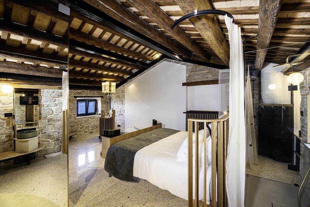 Spirito Santo Palazzo Storico — Hotel rooms in Rovinj, Istria