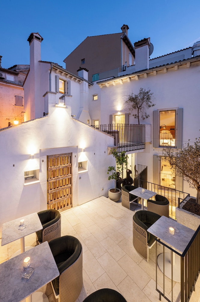 Spirito Santo Palazzo Storico — Hotel building in Rovinj, Istria