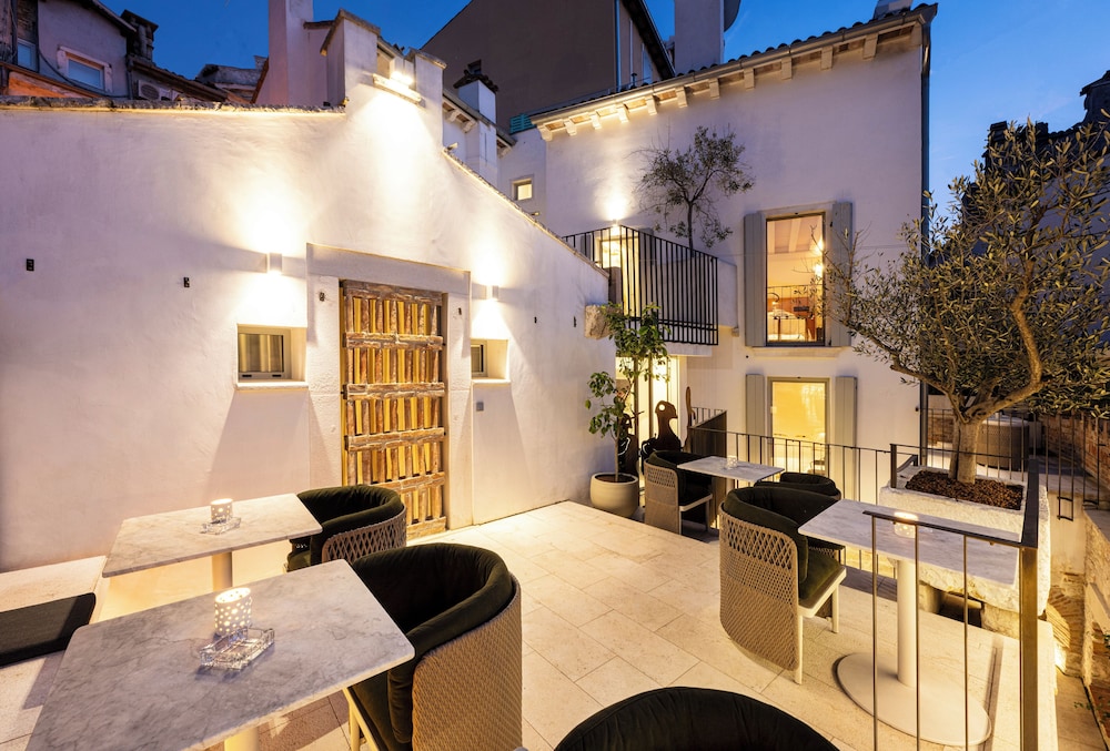 Spirito Santo Palazzo Storico — Restaurant & bars in Rovinj, Istria