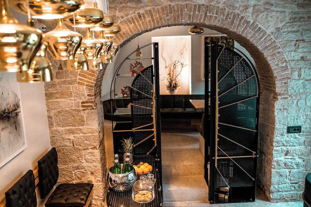Spirito Santo Palazzo Storico — Restaurant & bars in Rovinj, Istria