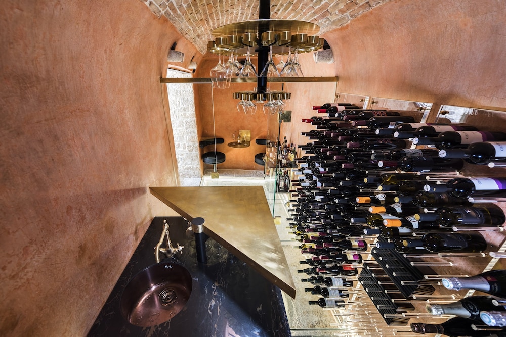 Spirito Santo Palazzo Storico — Restaurant & bars in Rovinj, Istria