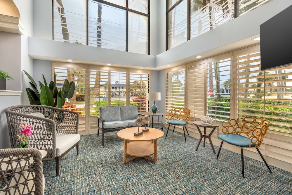 Best Western Cocoa Beach - Port Canaveral — Hotel building in Cape Canaveral, Florida