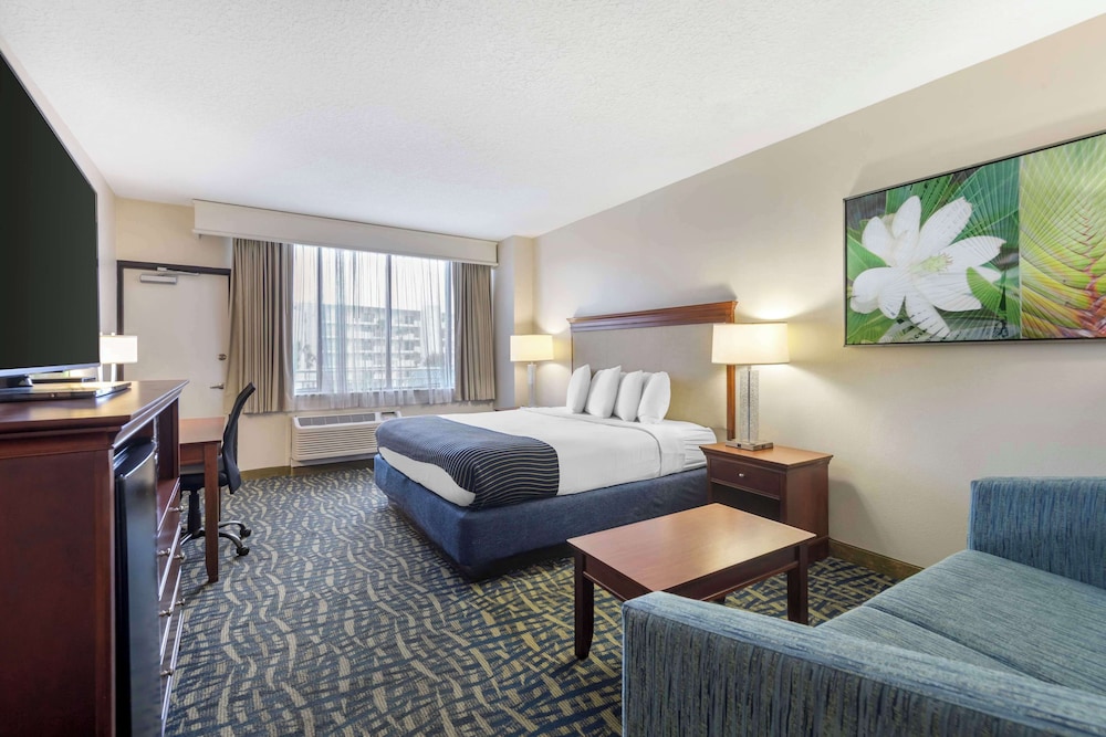 Best Western Cocoa Beach - Port Canaveral — Hotel rooms in Cape Canaveral, Florida