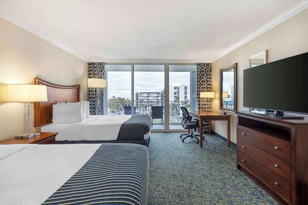 Best Western Cocoa Beach - Port Canaveral — Hotel rooms in Cape Canaveral, Florida
