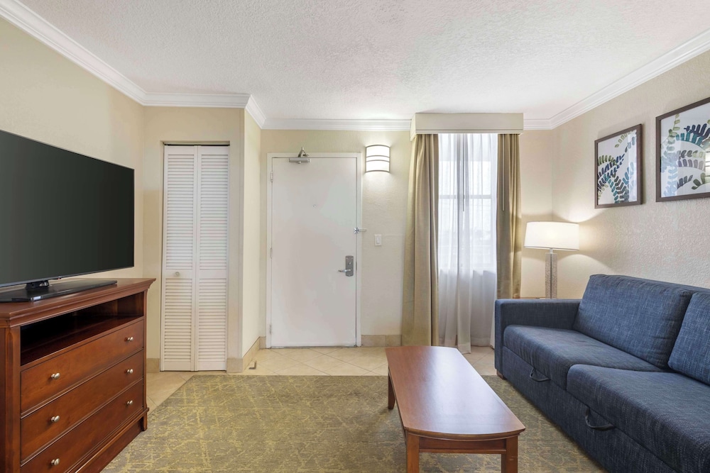 Best Western Cocoa Beach - Port Canaveral — Hotel rooms in Cape Canaveral, Florida