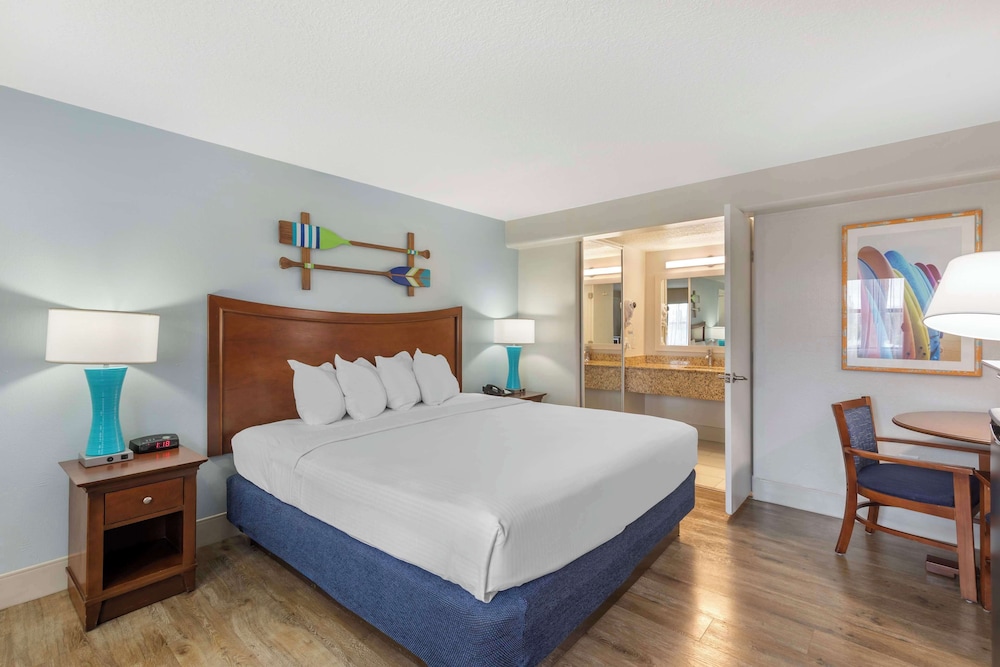 Best Western Cocoa Beach - Port Canaveral — Hotel rooms in Cape Canaveral, Florida