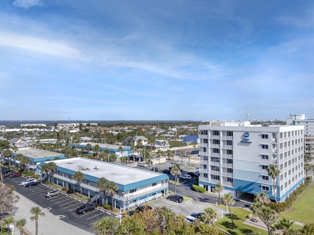 Best Western Cocoa Beach - Port Canaveral — Hotel building in Cape Canaveral, Florida
