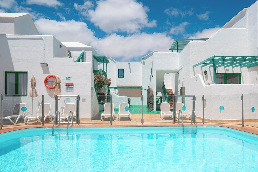 Apartamentos Celeste image