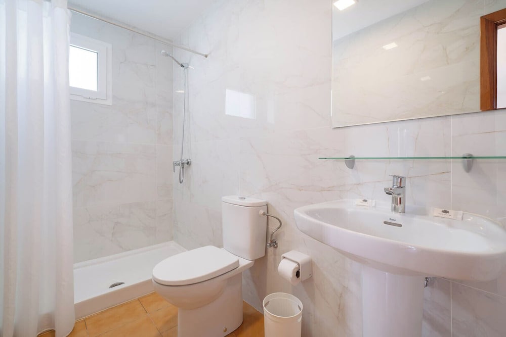 Apartamentos Celeste — Hotel rooms in Costa Teguise, Canary Islands