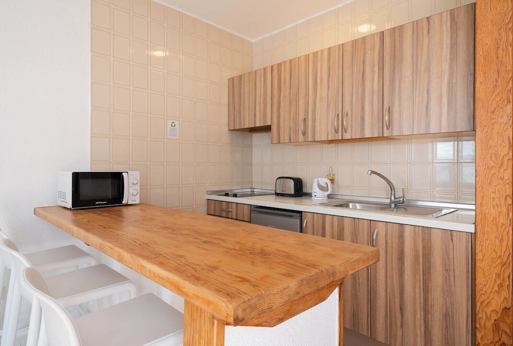 Apartamentos Celeste — Hotel rooms in Costa Teguise, Canary Islands