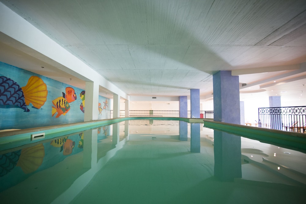 Mirachoro Carvoeiro — Swimming pool in Carvoeiro, Faro