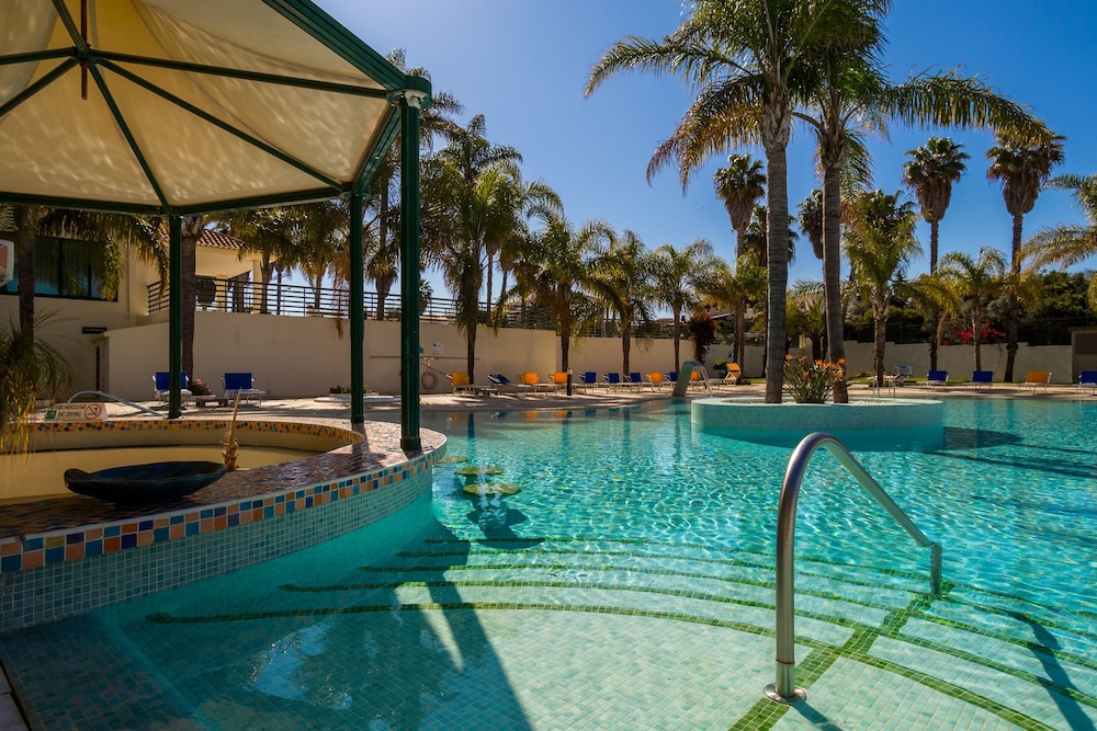 Mirachoro Carvoeiro — Swimming pool in Carvoeiro, Faro