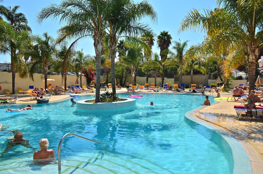 Mirachoro Carvoeiro — Swimming pool in Carvoeiro, Faro