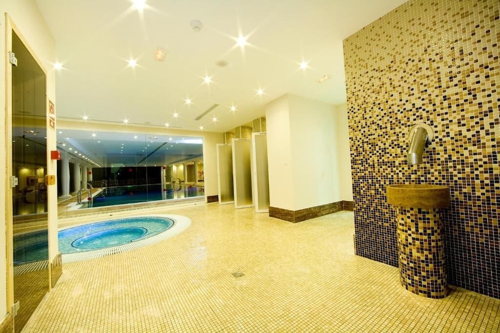 Hotel Monarque Cendrillón — Spa in Fuengirola, Andalusia
