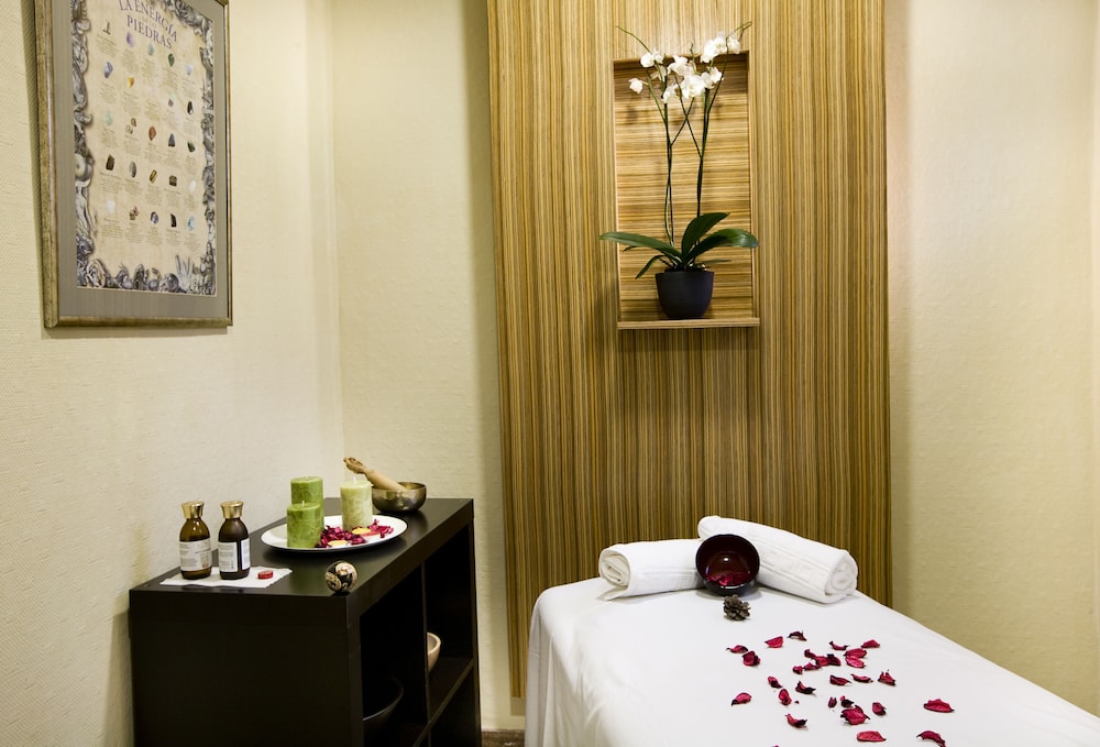 Hotel Monarque Cendrillón — Spa in Fuengirola, Andalusia
