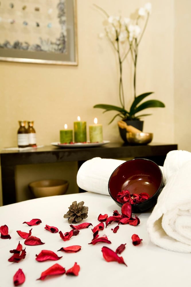 Hotel Monarque Cendrillón — Spa in Fuengirola, Andalusia