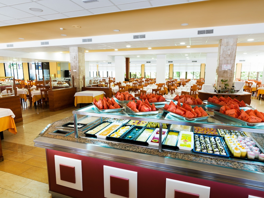 Hotel Monarque Cendrillón — Restaurant & bars in Fuengirola, Andalusia