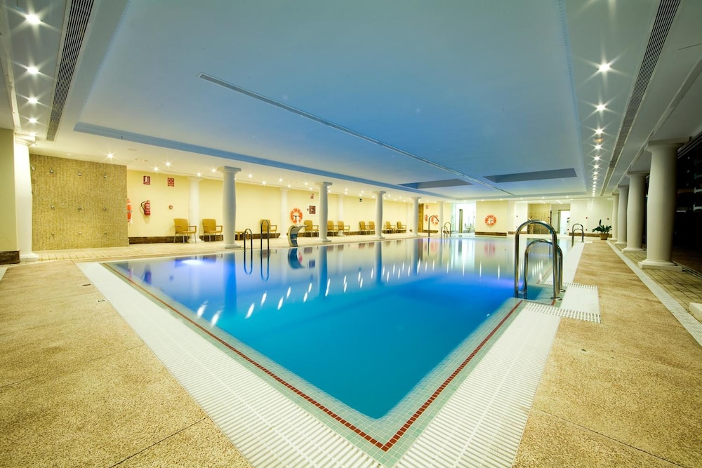 Hotel Monarque Cendrillón — Swimming pool in Fuengirola, Andalusia