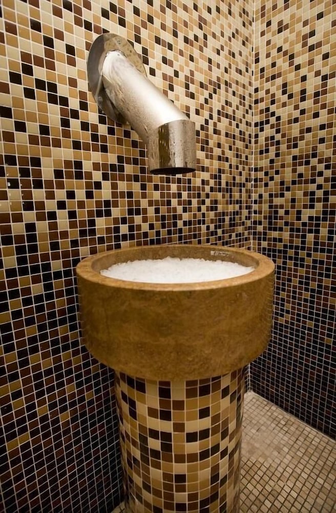 Hotel Monarque Cendrillón — Spa in Fuengirola, Andalusia