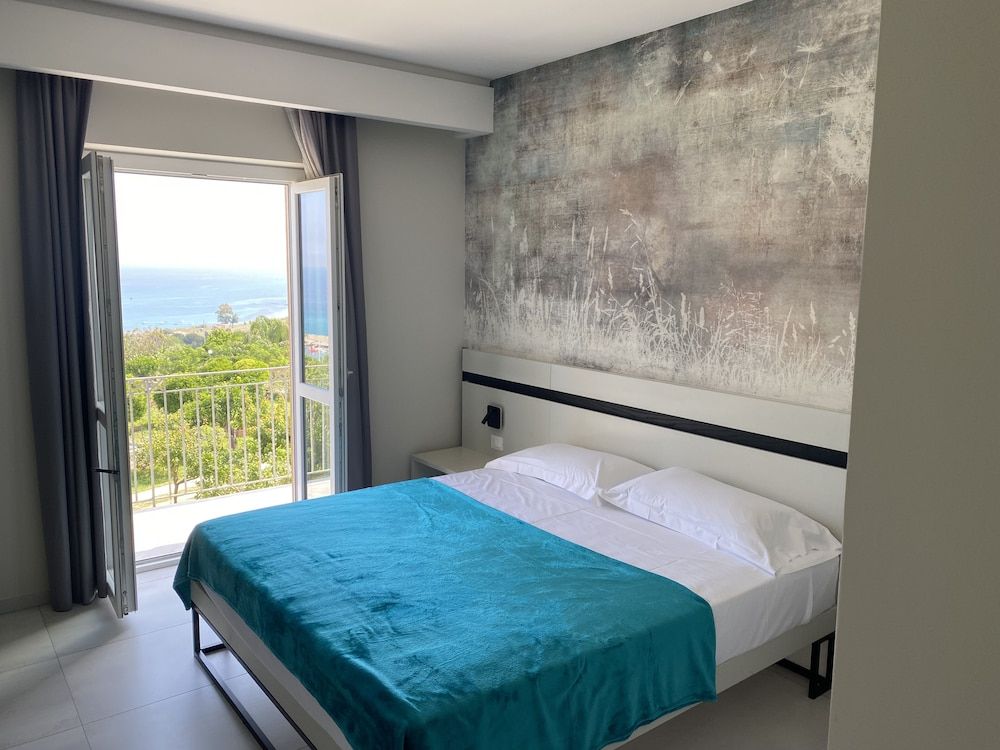 Tropea (5 dni) w Aether Suites Tropea z Wrocławia