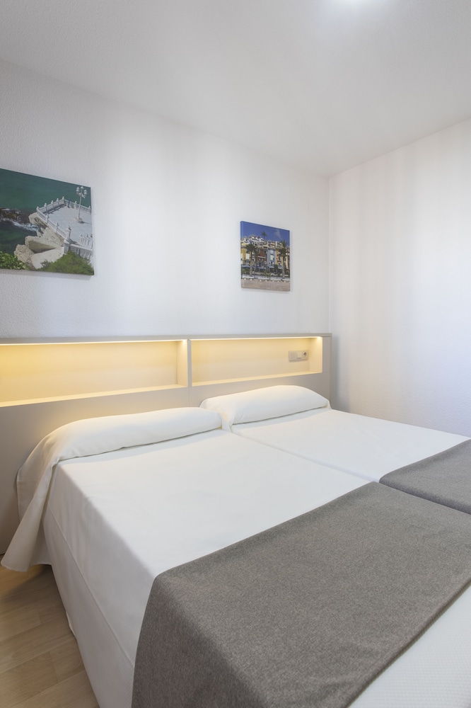 Aparthotel BCL Levante Club — Hotel rooms in Benidorm, Valencian Community