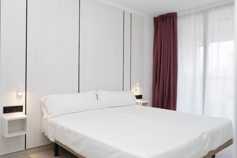 Aparthotel BCL Levante Club — Hotel rooms in Benidorm, Valencian Community